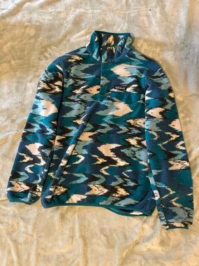 Patagonia Teal and White Patterned Turtleneck Fleece Pullover